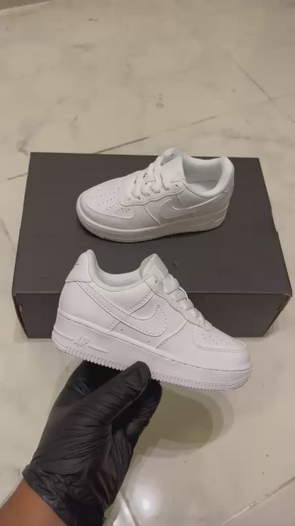 Nike Air Force 1 Low "Triple White"